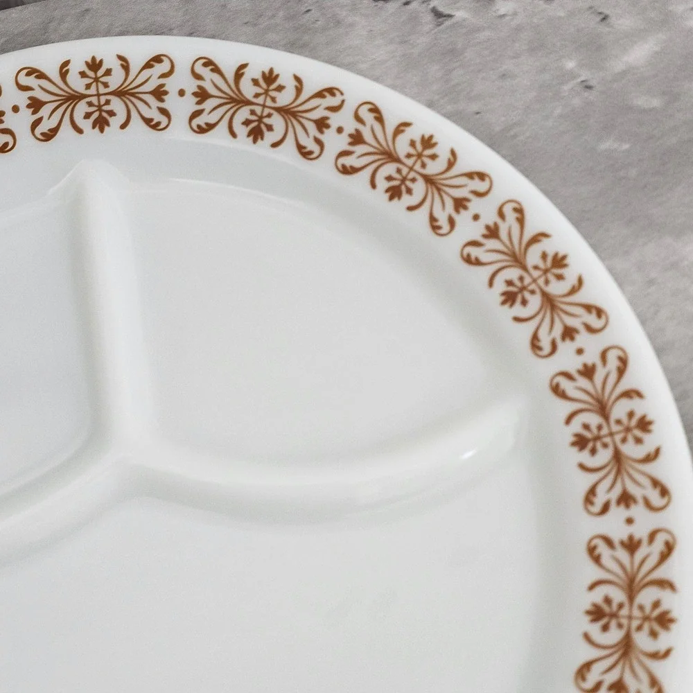 Vintage Pyrex Brown Old Town Divided Dinner Plate 701-21 Milk Glass 9.5 inch